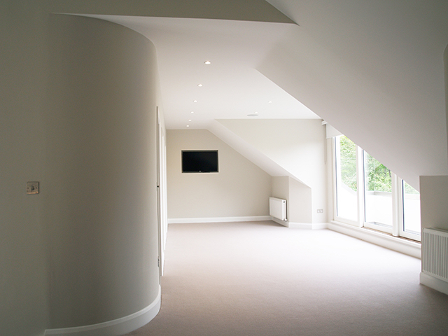 Spacious upstairs landing / social space